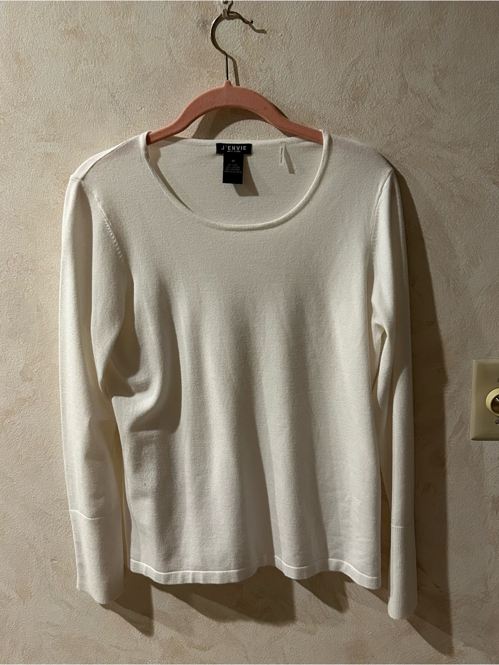 J’Envie women’s white long sleeve knit top scoop neckline in size medium